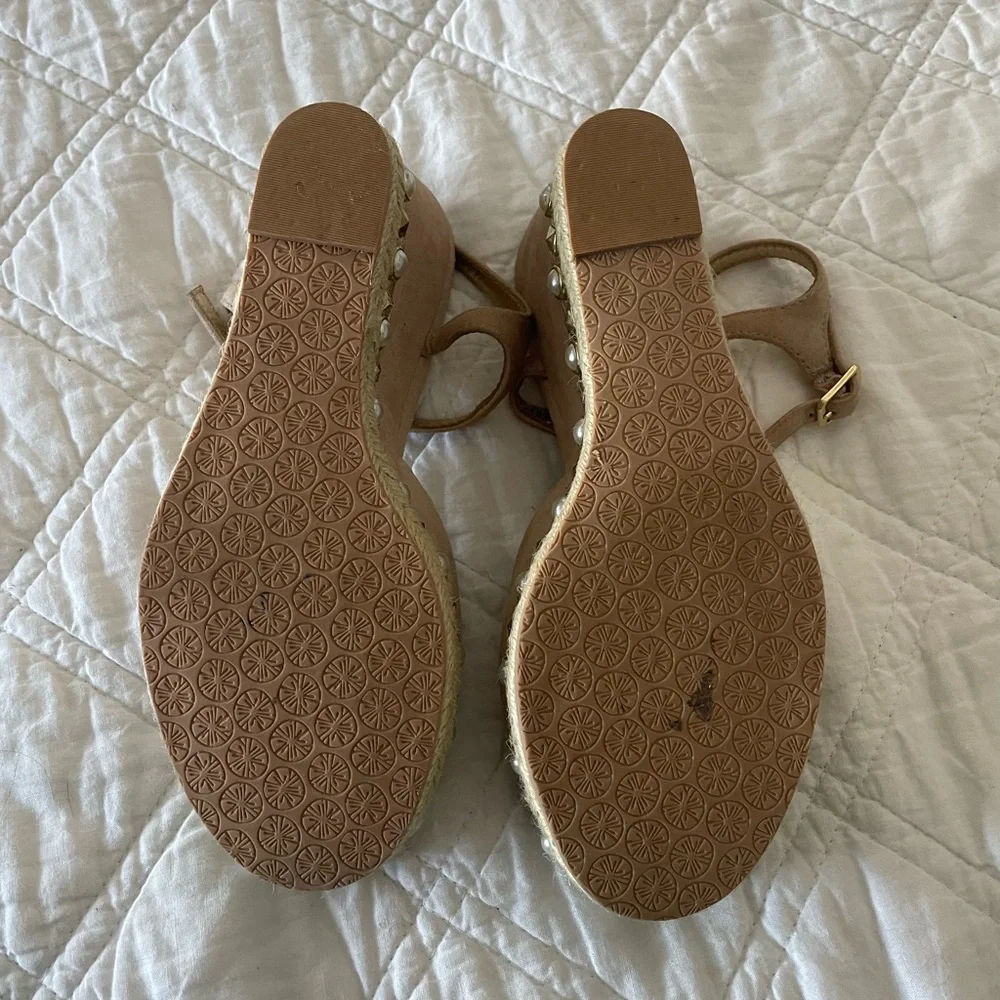 GUC Lilly Pulitzer Hadley Wedges - Picture 6 of 6